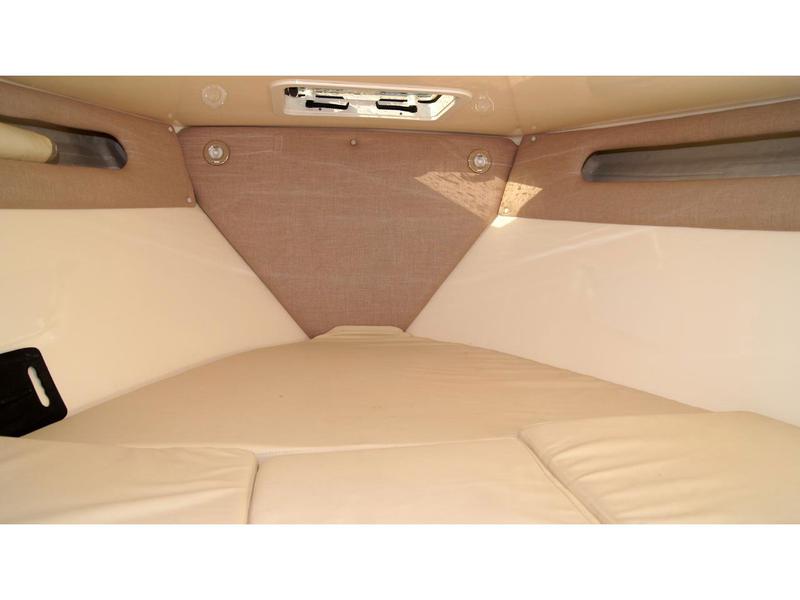 Book yachts online - motorboat - Eolo 650 - Eolo 650 (2012) - rent