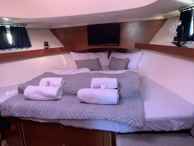 Book yachts online - motorboat - Delphia Escape 1350 - Vamia - rent
