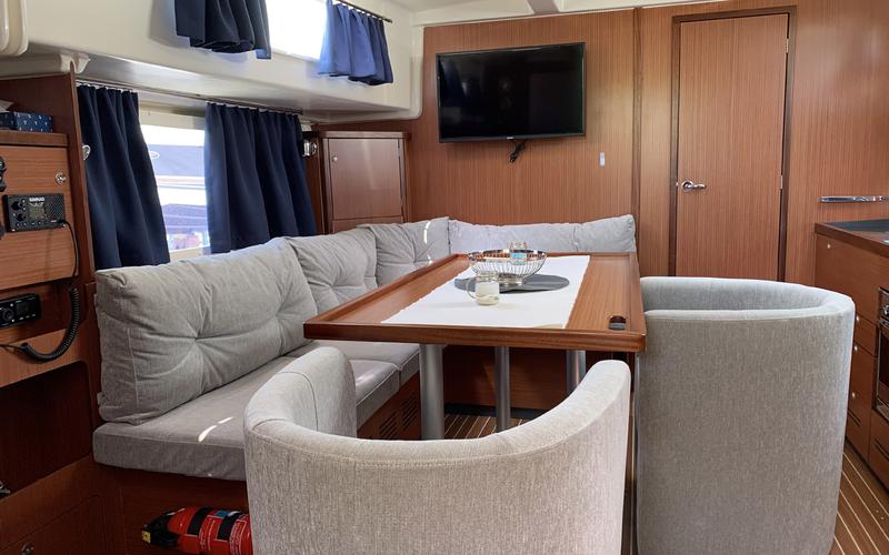 Book yachts online - motorboat - Delphia Escape 1350 - Vamia - rent