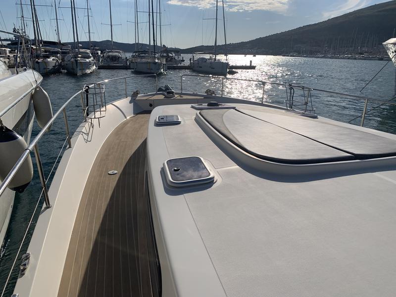 Book yachts online - motorboat - Delphia Escape 1350 - Vamia - rent