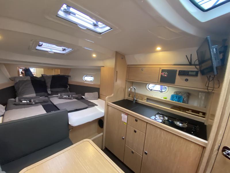 Book yachts online - motorboat - Bavaria S32 Open - MONICO - rent