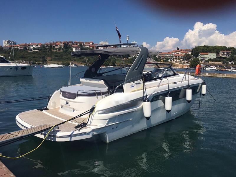 Book yachts online - motorboat - Bavaria S32 Open - MONICO - rent