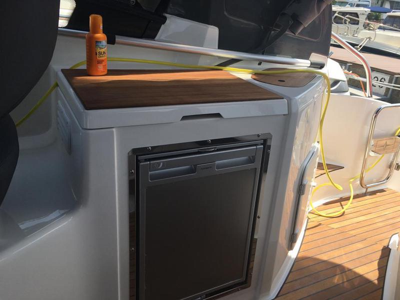 Book yachts online - motorboat - Bavaria S32 Open - MONICO - rent