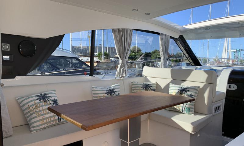Book yachts online - motorboat - Grandezza 37 CA - KRISTINA - rent