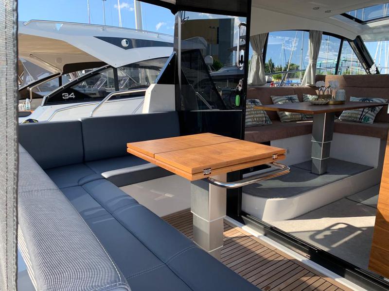Book yachts online - motorboat - Grandezza 37 CA - KRISTINA - rent