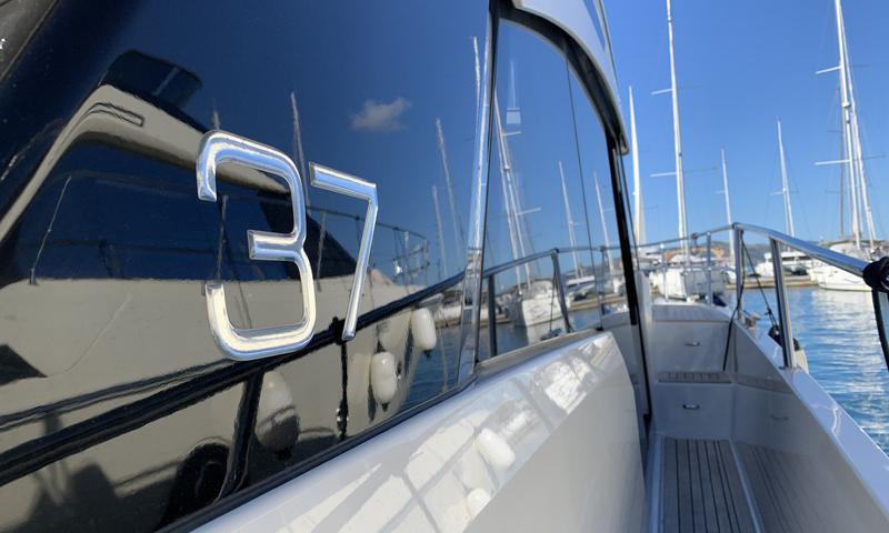 Book yachts online - motorboat - Grandezza 37 CA - KRISTINA - rent