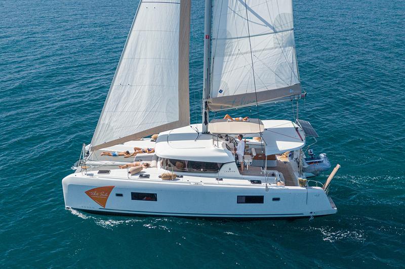 Book yachts online - catamaran - Lagoon 42 - Catalina | A/C generator watermaker - rent