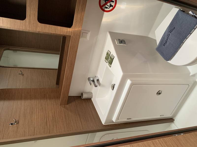 Book yachts online - catamaran - Lagoon 42 - Majorelle Blue | A/C generator watermaker - rent