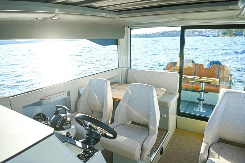 Book yachts online - motorboat - Saxdor 320 GTC - Sax - rent