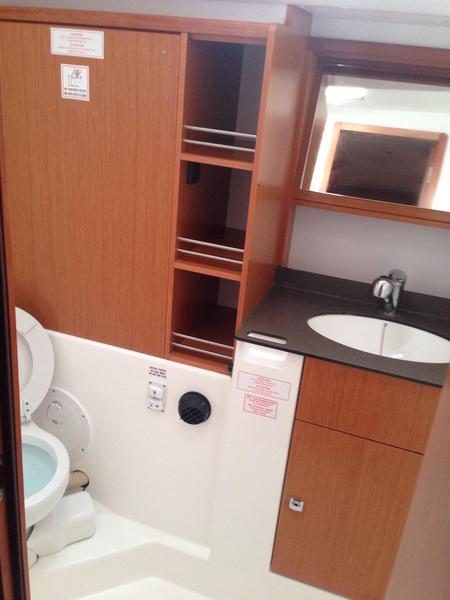 Book yachts online - sailboat - Bavaria Cruiser 51 - Vinni - rent