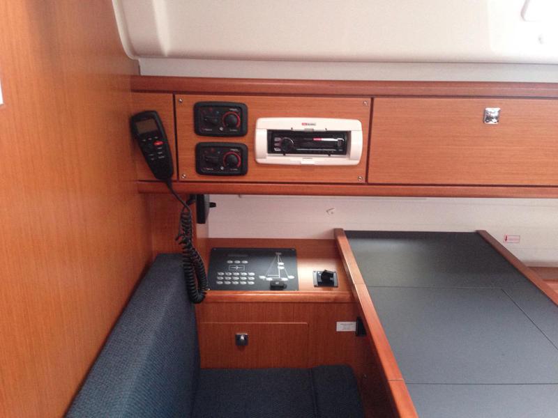 Book yachts online - sailboat - Bavaria Cruiser 51 - Vinni - rent