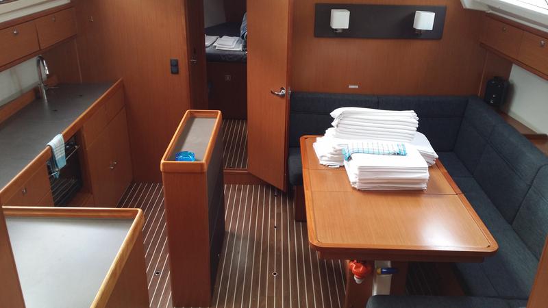 Book yachts online - sailboat - Bavaria Cruiser 46 - Thalia - rent