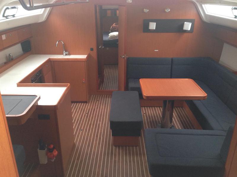 Book yachts online - sailboat - Bavaria Cruiser 51 - Vivi - rent