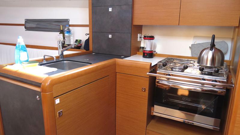 Book yachts online - sailboat - Sun Odyssey 349 - Sarita - rent
