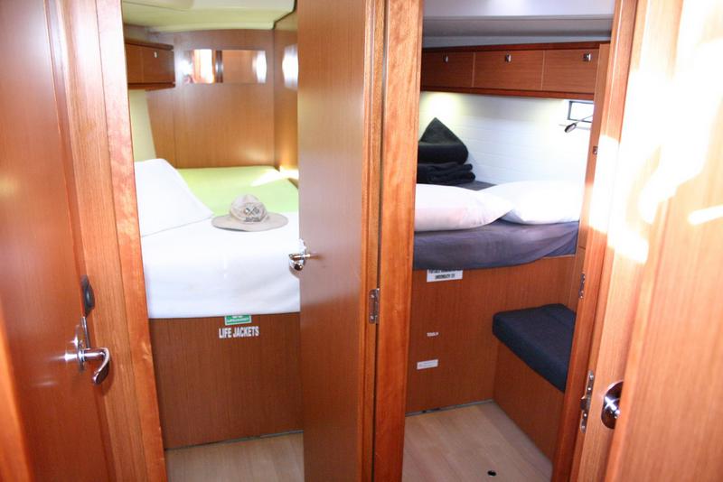 Book yachts online - sailboat - Bavaria Cruiser 46 - Fryni - rent