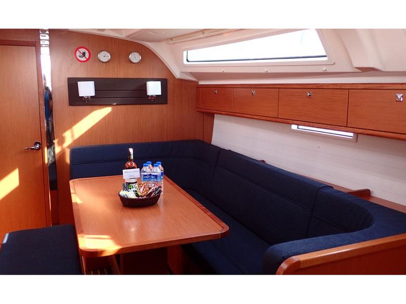 Book yachts online - sailboat - Bavaria Cruiser 41 - Lal - rent