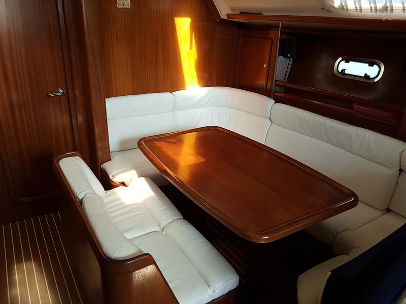 Book yachts online - sailboat - Bavaria 40 - Alegria - rent
