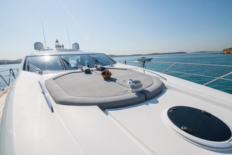 Book yachts online - motorboat - Sunseeker Predator 72 - Elentari - rent