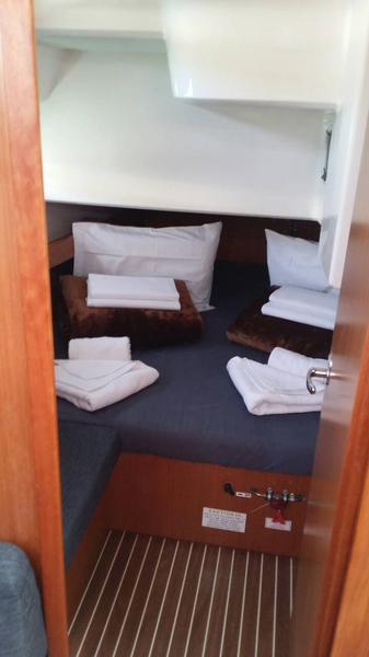 Book yachts online - sailboat - Bavaria Cruiser 41 - Laertis - rent