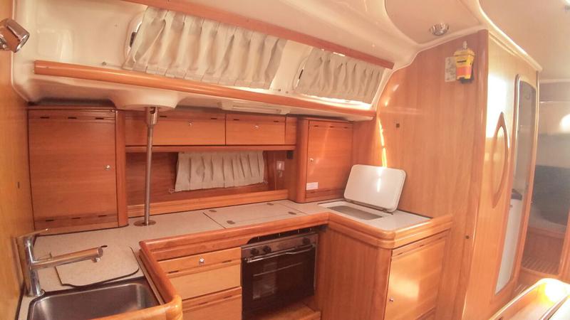 Book yachts online - sailboat - Bavaria 46 Cruiser - Lila - rent