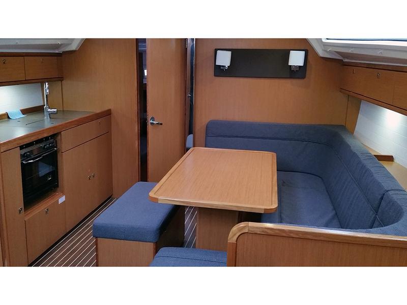 Book yachts online - sailboat - Bavaria Cruiser 41 - Fireball - rent