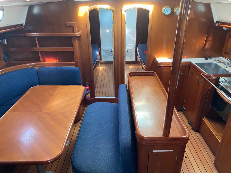 Book yachts online - sailboat - Beneteau 50-4 - Alboran Bikini (Radazul) - rent