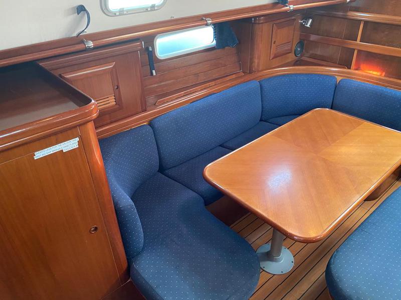 Book yachts online - sailboat - Beneteau 50-4 - Alboran Bikini (Radazul) - rent