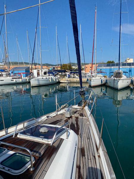 Book yachts online - sailboat - Beneteau 50-4 - Alboran Bikini (Radazul) - rent