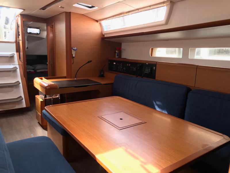 Book yachts online - sailboat - Sun Odyssey 519 - Alboran Prosecco (Radazul) - rent