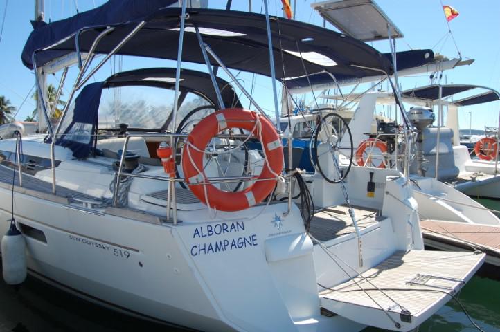 Book yachts online - sailboat - Sun Odyssey 519 - Alboran Champagne (Radazul) - rent