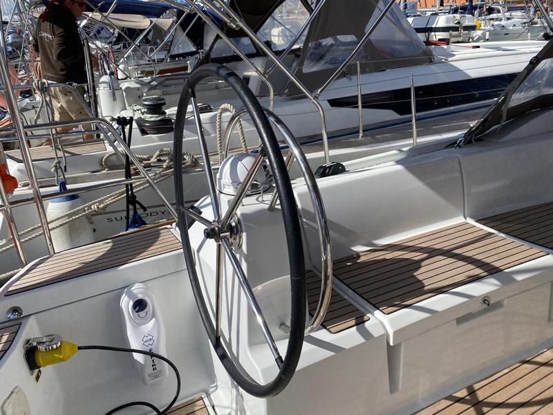 Book yachts online - sailboat - Sun Odyssey 519 - Alboran Pacharan (Majorca) - rent