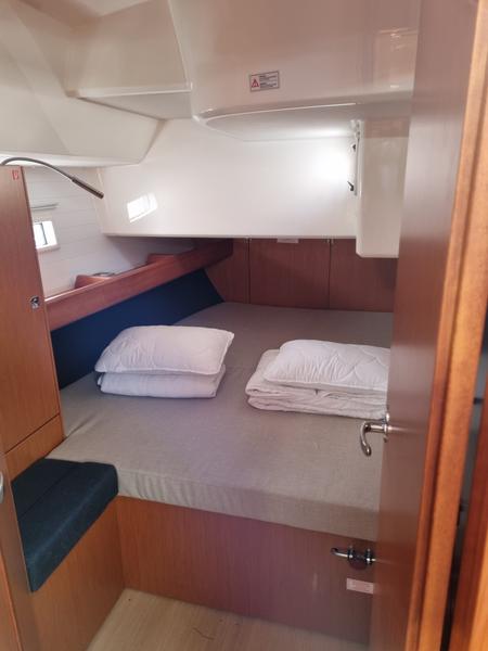 Book yachts online - sailboat - Bavaria Cruiser 46 - Galeb - rent