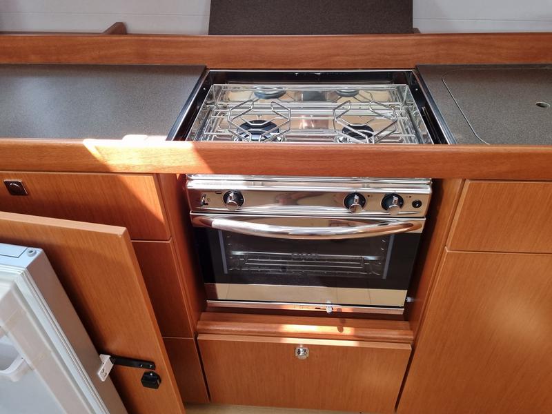 Book yachts online - sailboat - Bavaria Cruiser 46 - Galeb - rent