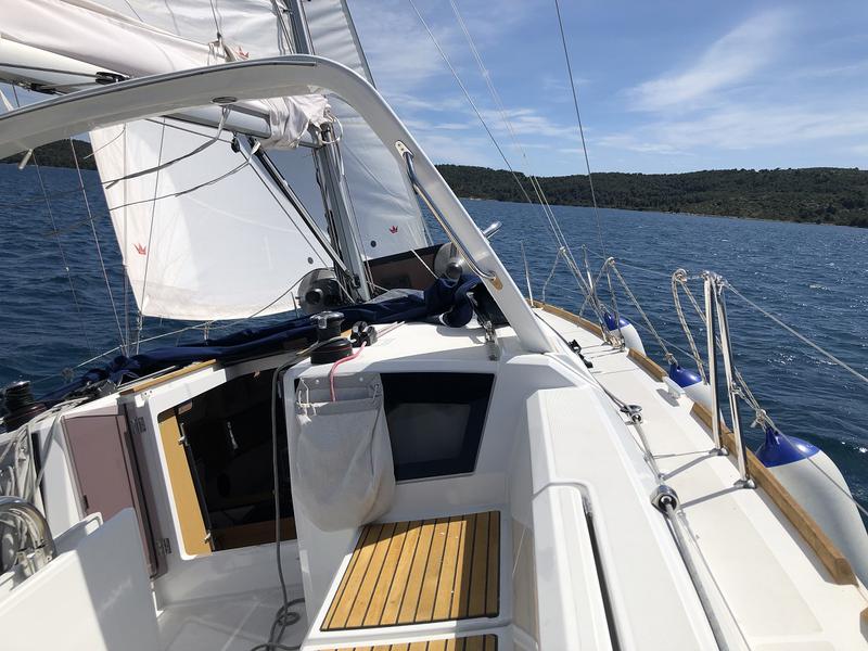Book yachts online - sailboat - Oceanis 35.1 - Kolibri - rent