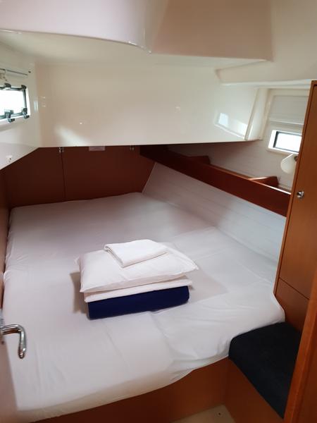 Book yachts online - sailboat - Bavaria Cruiser 45 - Orlan - rent