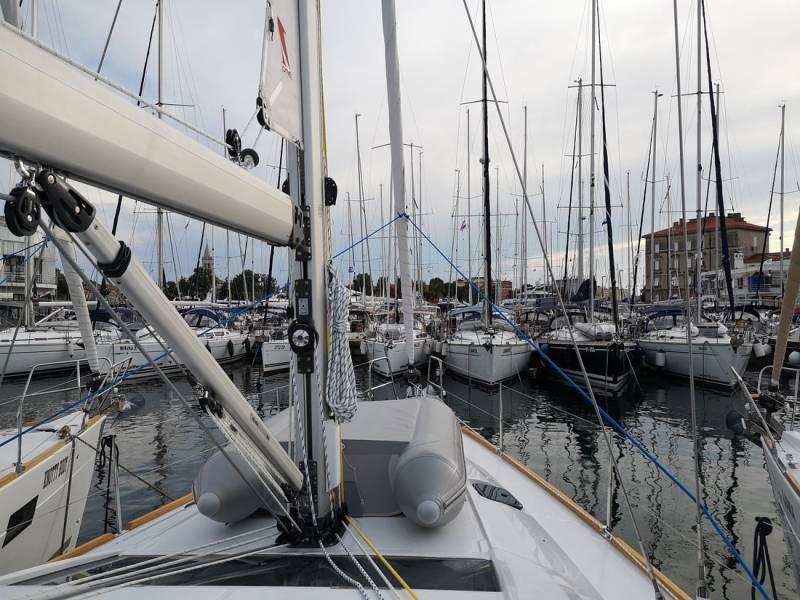 Book yachts online - sailboat - Elan Impression 45 - Sokol - rent