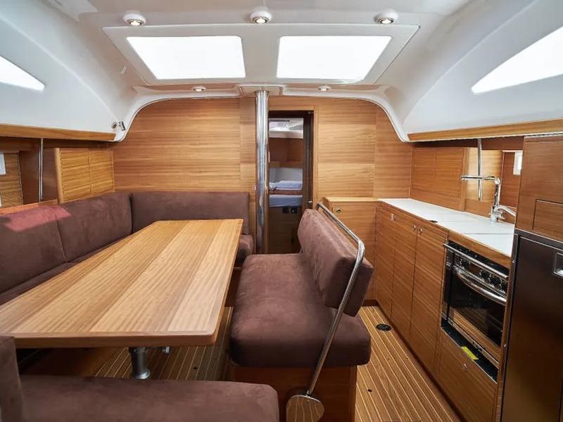 Book yachts online - sailboat - Elan Impression 45 - Sokol - rent