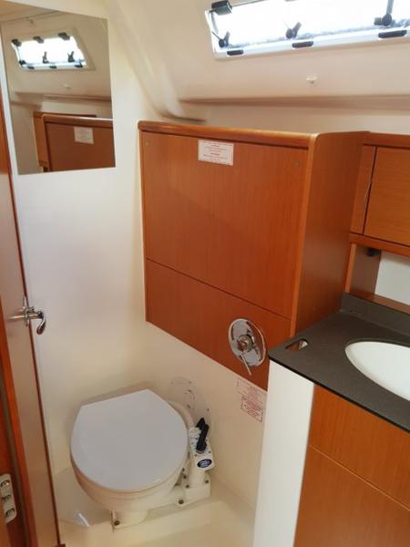 Book yachts online - sailboat - Bavaria Cruiser 51 - Ivolga - rent