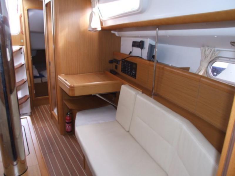 Book yachts online - sailboat - Sun Odyssey 36i REFIT 2019 - BLUE DIAMOND C.SA - rent