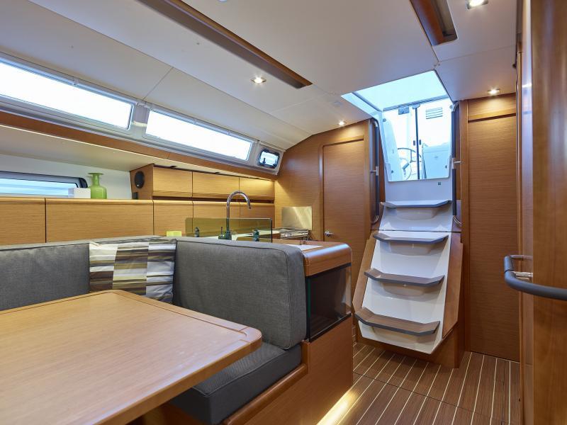 Book yachts online - sailboat - JEANNEAU S. O. 419   2017 - VENERA  - rent