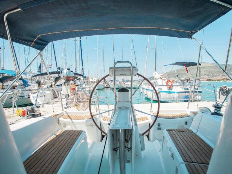 Book yachts online - sailboat - Sun Odyssey 36i REFIT 2019 - PINK DIAMOND P.c - rent