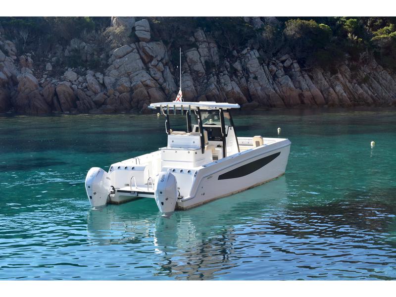 Book yachts online - motorboat - Aquila 28 - Eagle I - rent