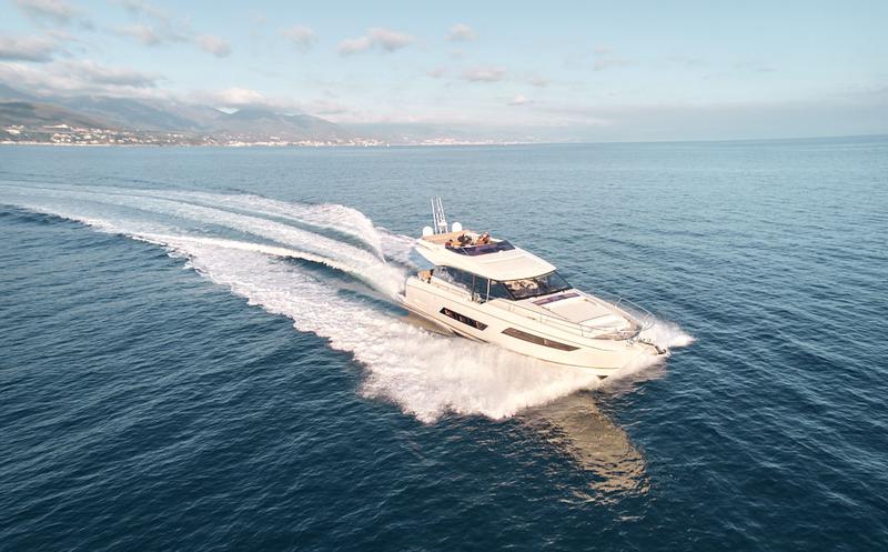 Book yachts online - motorboat - Prestige 680 S - Smeralda Blu - rent