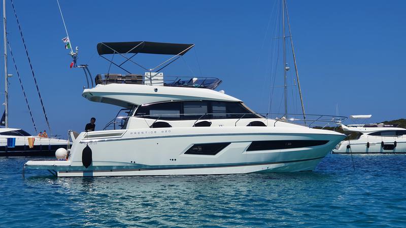 Book yachts online - motorboat - Prestige 420 Fly - My NAIMA - rent