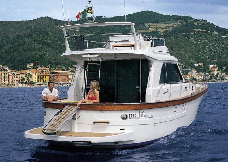 Book yachts online - motorboat - Sciallino 40 - Perla di mare - rent