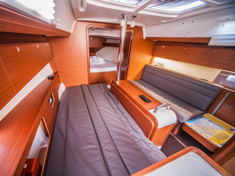 Book yachts online - sailboat - Dufour 350 Grand Large - RONJA 2017 - rent