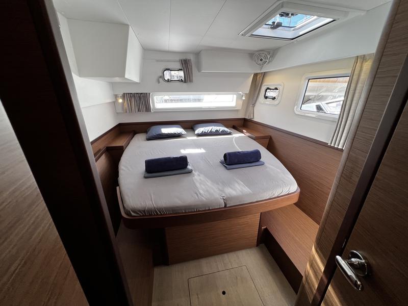 Book yachts online - catamaran - Lagoon 42 - Odessa - rent