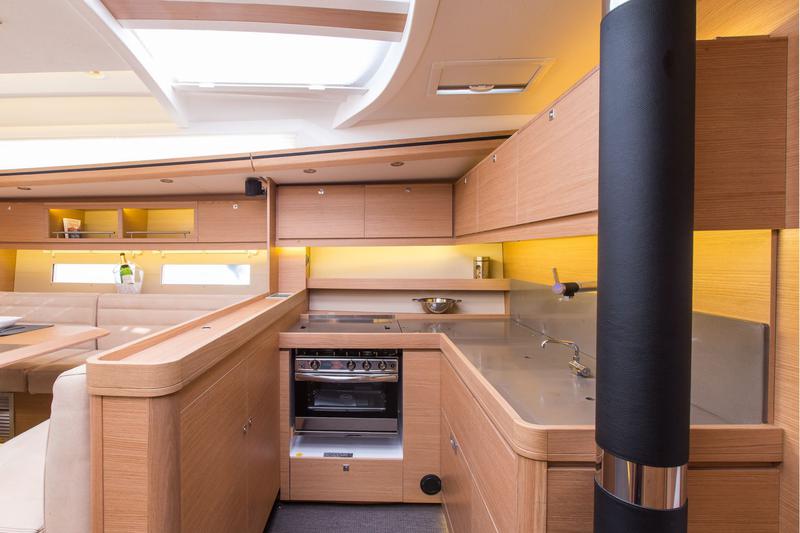 Book yachts online - sailboat - Dufour 56 Exclusive - INVICTUS - rent