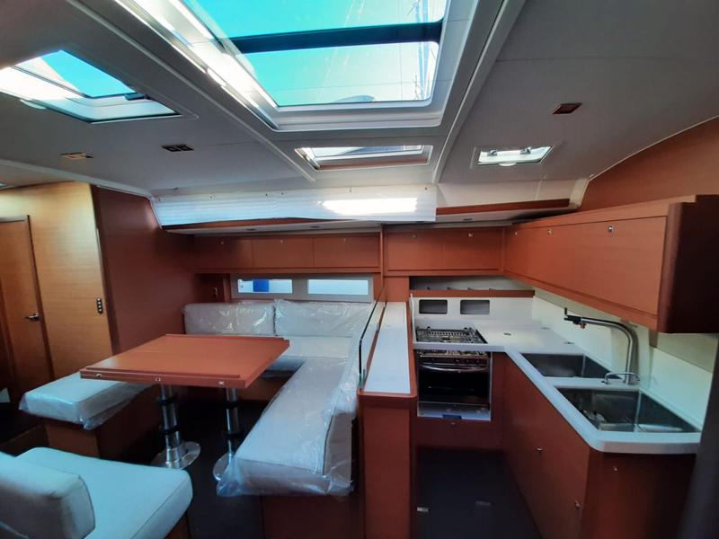 Book yachts online - sailboat - Dufour 530 - ARTEMIDE - rent