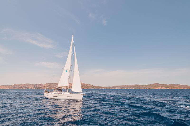 Book yachts online - sailboat - Dufour 530 - ARTEMIDE - rent
